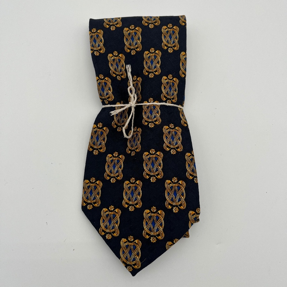 Fratelli 100% Silk Vintage Navy, Gold, old money crest tie. Made in Italy Luxury